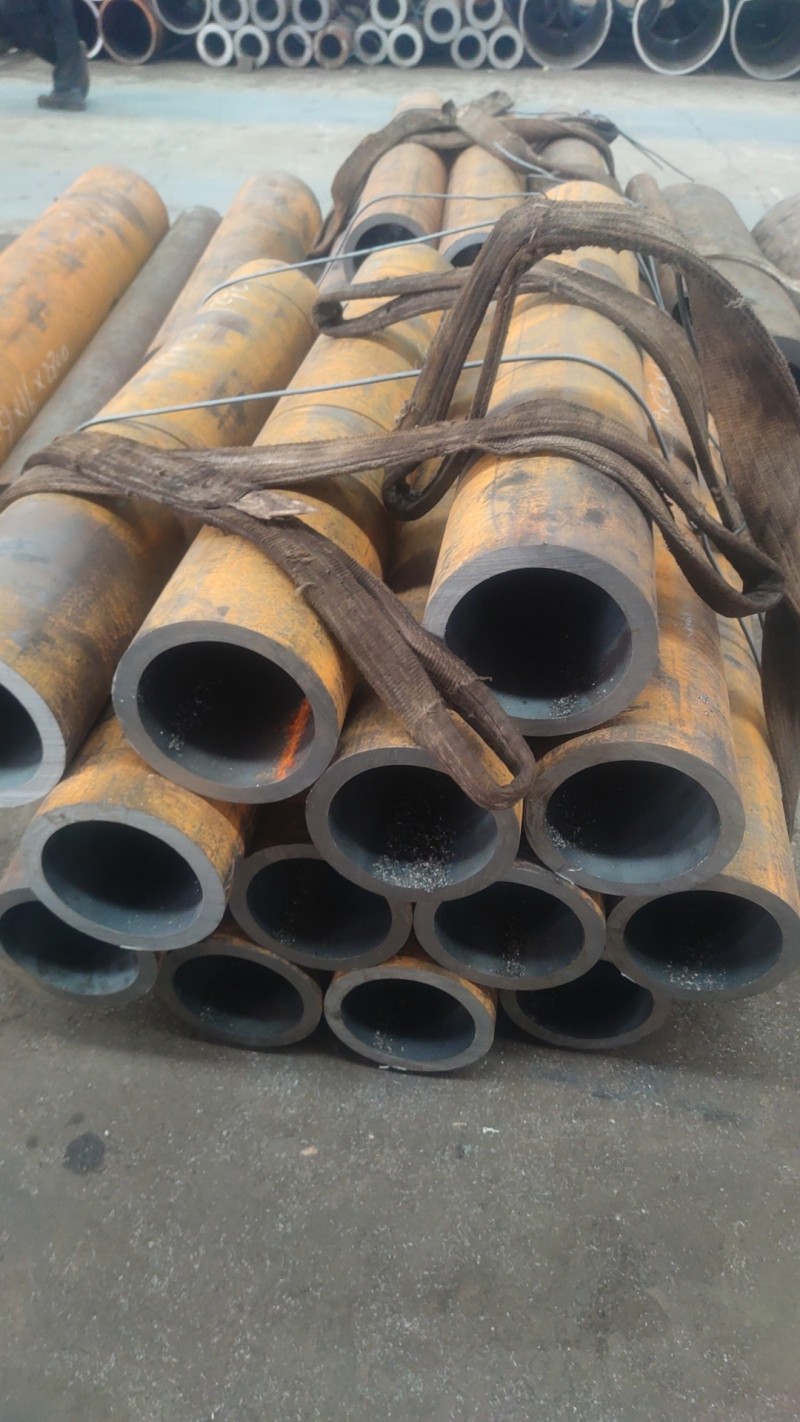 建邺建邺建邺15CrMoG无缝钢管切割
